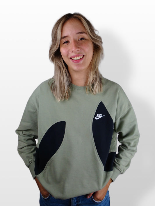 Reworked Sweatshirt - Nike (S)
